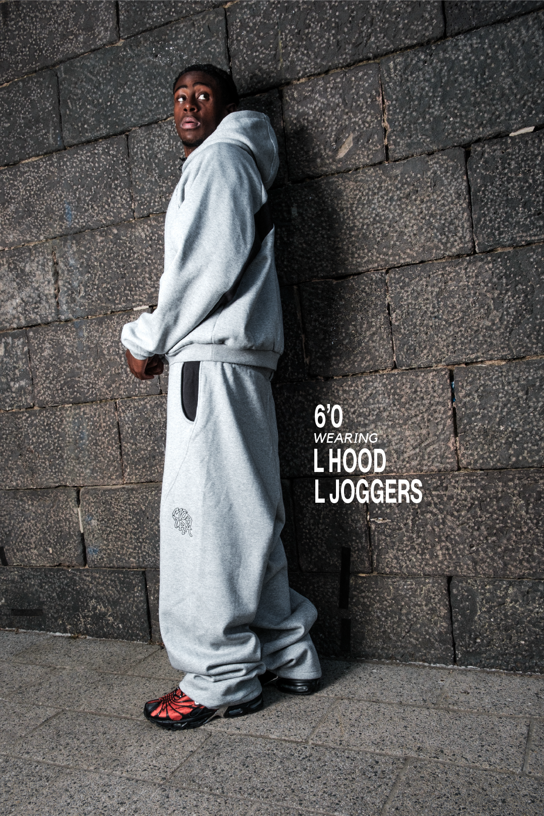 COLOR-BLOCKED ATHLETIC SET