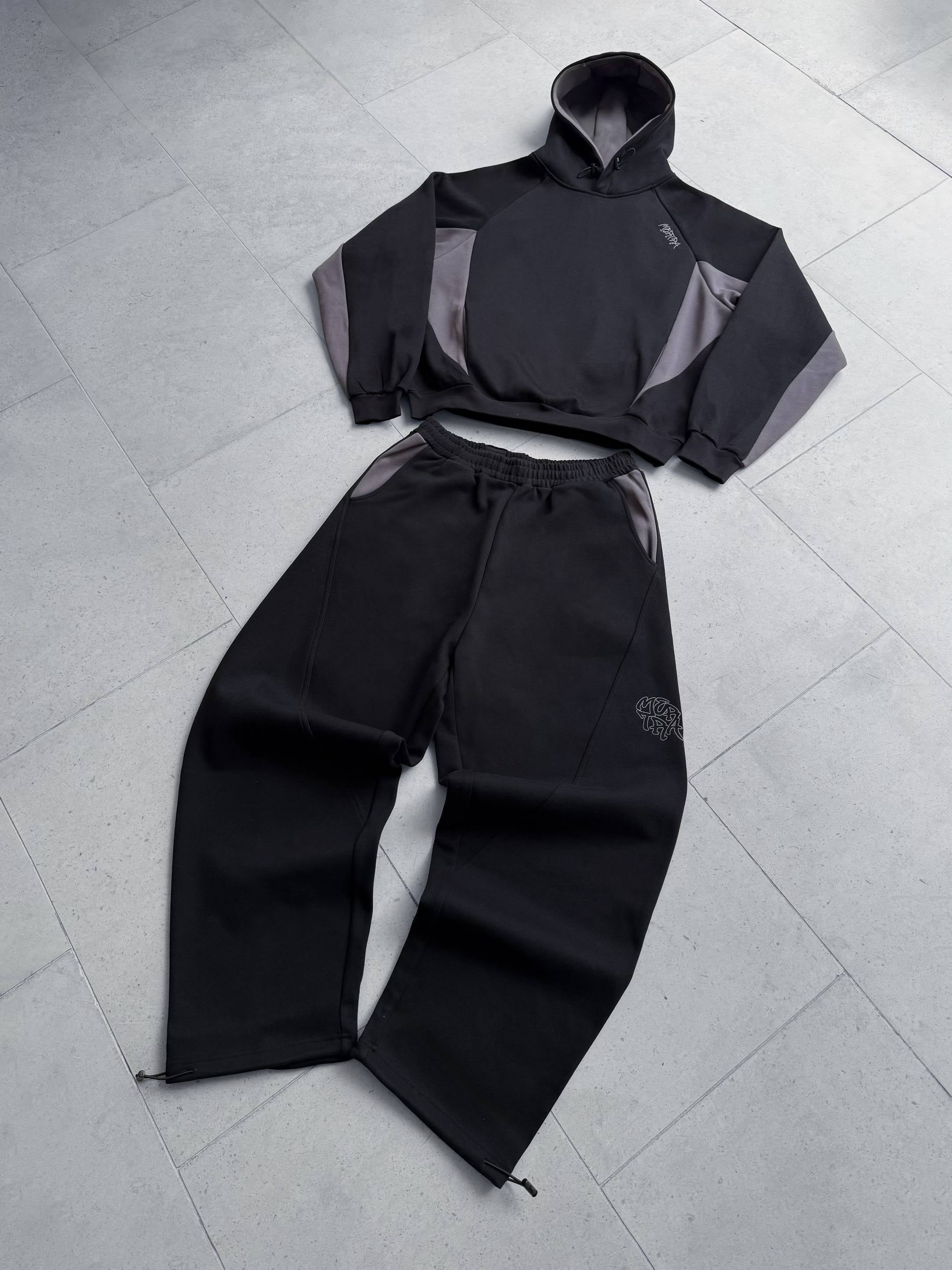 COLOR-BLOCKED ATHLETIC SET